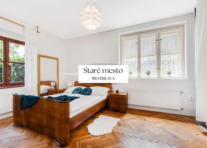 Stylish Historical + Backyard アパート *